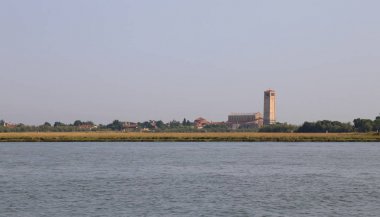 kilisenin İtalya Torcello adasında antik çan kulesi