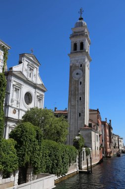 Venedik'te San Giorgio dei Greci adlı kilise ve çan kulesi
