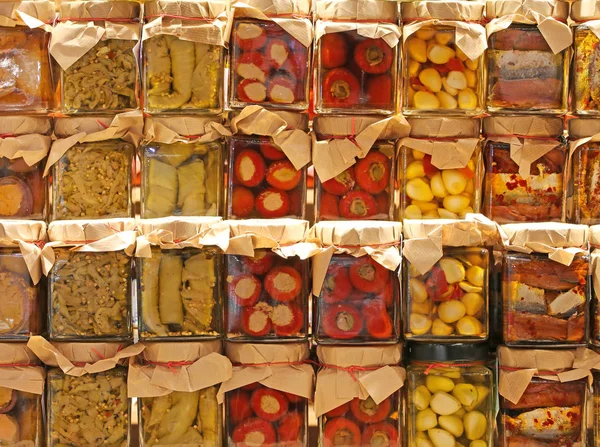 biber ve garl kavanoz İtalyan ürünleri ile kabak dolması