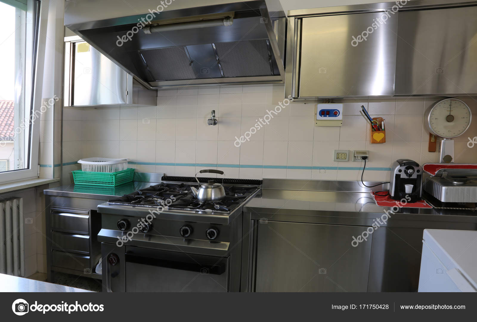 Cozinha Com Panelas De A O Inoxid Vel Fotografias De Stock Cozinha Com Panelas De A O Inoxid Vel Fotografias De Stock