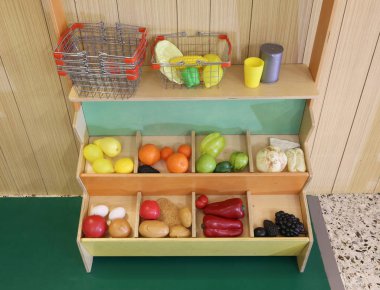 Anaokulunda oynamak için plastik meyve pazarı nerede çocuk pret