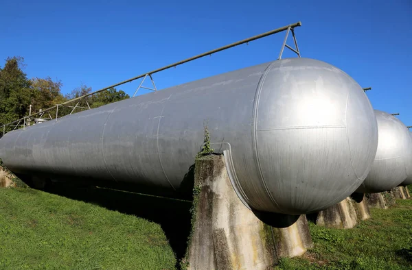 ガスの貯蔵のためのタンク — ストック写真