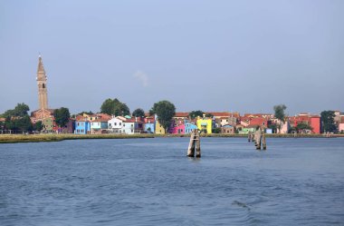 renkli evler Burano Adası yakınlarında Venedik İtalya