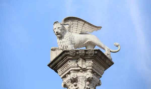 León símbolo alado de la de Venecia en Italia — Foto de Stock