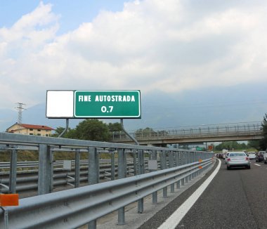 metin ile iyi otobanı e anlamına gelir gösteren yol işaret