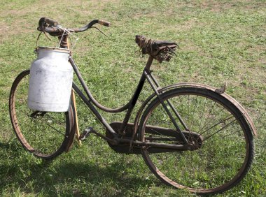 Bir kez uzun bir süre MIL önce kullanılan antika süt can alüminyum