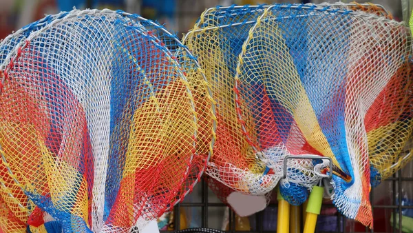 Рыболовные сети в магазине игрушек — стоковое фото