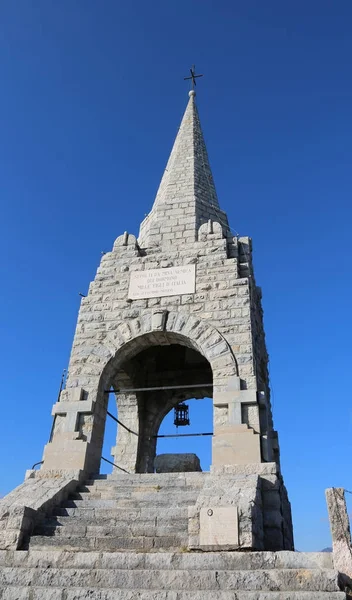 Tonezza del Cimone, VI, Italy - January 3, 2017: Ossuary Memoria — Stock Fotó