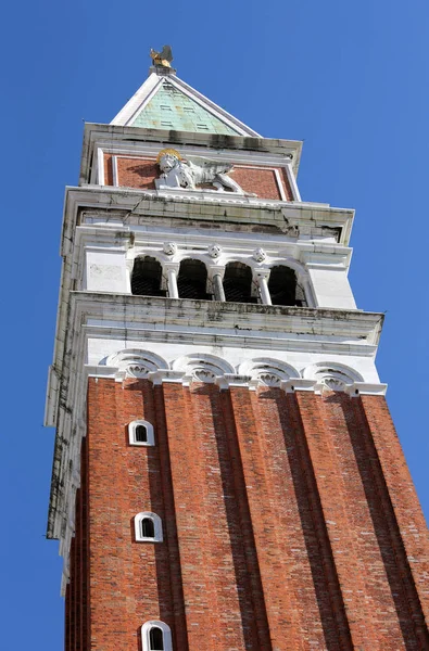 Bell tower van S. Mark in Venetië Italië — Stockfoto