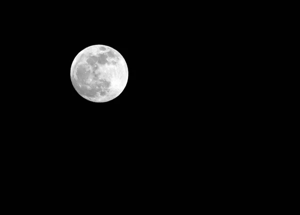 Wunderschöner Vollmond und man kann auch die Krater vom — Stockfoto