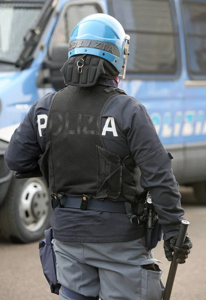 Vicenza, VI, Italia - 28 de enero de 2017: Escuadrón antidisturbios de la policía italiana —  Fotos de Stock