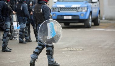 Vicenza, VI, İtalya - 28 Ocak 2017: silahlı eskort Itali