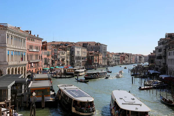 Venezia, VE, Italy - July 14, 2017: Many boat in the Grand Canal — Stock Photo, Image