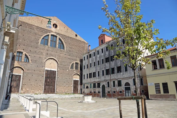 Benátky Itálie wiide náměstí zvané Campo svatého Lorenzo — Stock fotografie