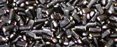 çilek veya le dolu tatlı meyan kökü adet arka plan