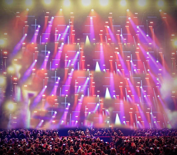 Viele Lichter in einer unmöglichen Aufführungsbühne — Stockfoto