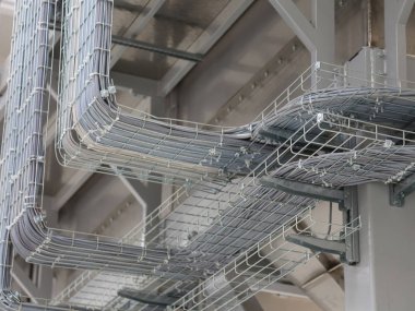 Elektrik kabloları ve bir bilgisayar ağ t bağlamak için kablolar