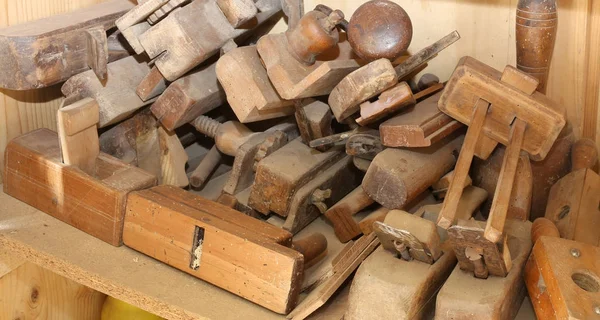 Old tools for woodworking in the carpentry shop — Stock Photo, Image