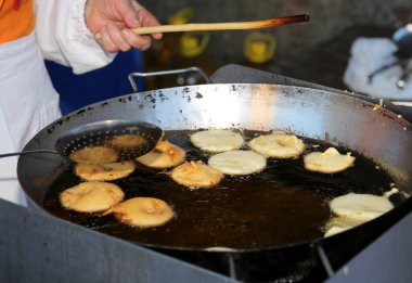 birçok elma ile yapılan gözleme