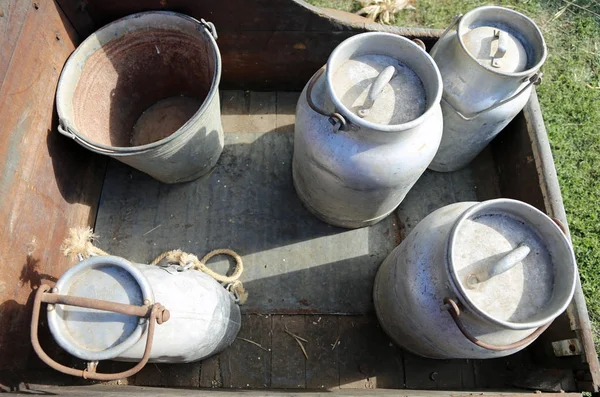 Παλιά αλουμινίου γάλα chur — Φωτογραφία Αρχείου