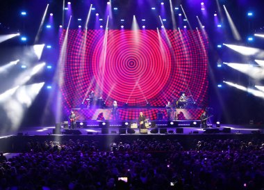 Verona, İtalya - 14 Ekim 2017: Umberto Tozzi canlı konser 