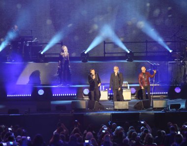 Verona, İtalya - 14 Ekim 2017: Umberto Tozzi canlı konser 