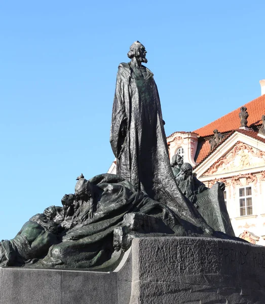 Praga, República Checa - 23 de agosto de 2016: Memorial de Jan Hus a — Foto de Stock