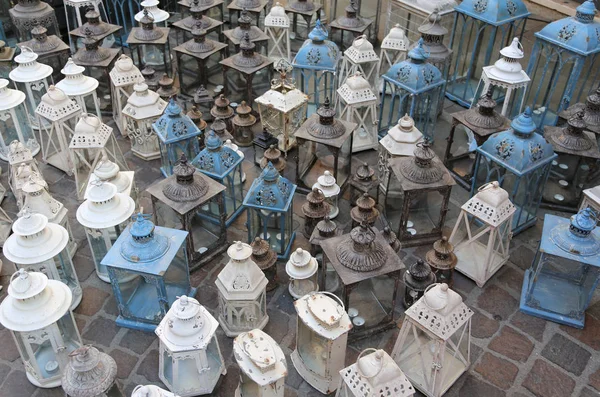 Lampes décoratives à vendre sur le marché — Photo