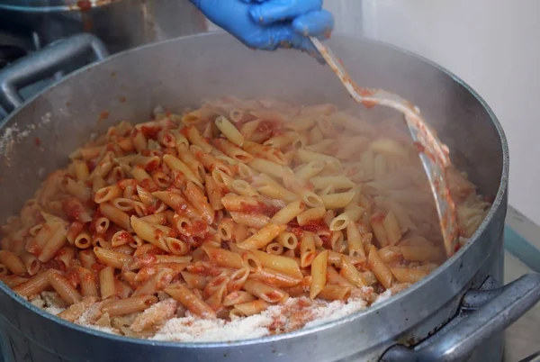 Pasta with tomato sauce — Stock Photo, Image