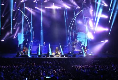 Verona, İtalya - 14 Ekim 2017: Umberto Tozzi canlı konser 