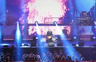 Verona, İtalya - 14 Ekim 2017: Umberto Tozzi canlı konser 