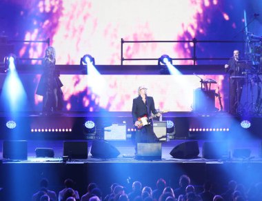 Verona, İtalya - 14 Ekim 2017: Umberto Tozzi canlı konser 