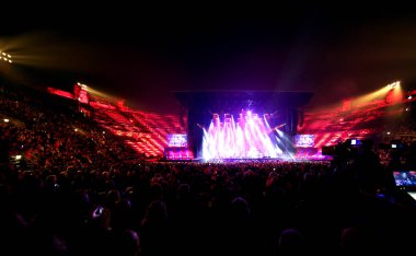 Verona, İtalya - 14 Ekim 2017: Umberto Tozzi canlı konser 