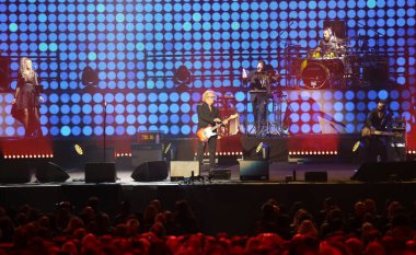 Verona, İtalya - 14 Ekim 2017: Umberto Tozzi canlı konser 