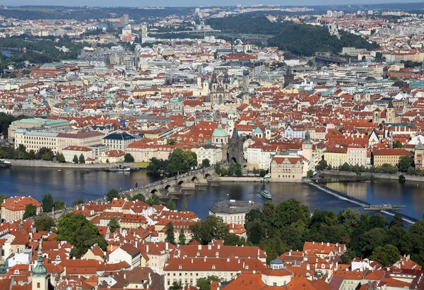 Prague, Czech Republic - August 24, 2016: Panoramic view with Ch — Stock Photo, Image