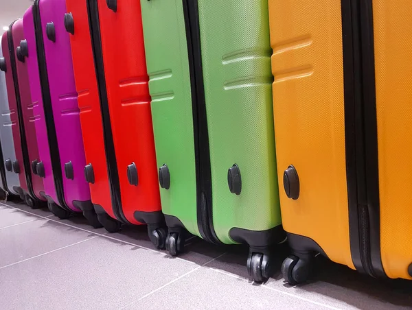 Many colored suitcases of the travelers — Stock Photo, Image