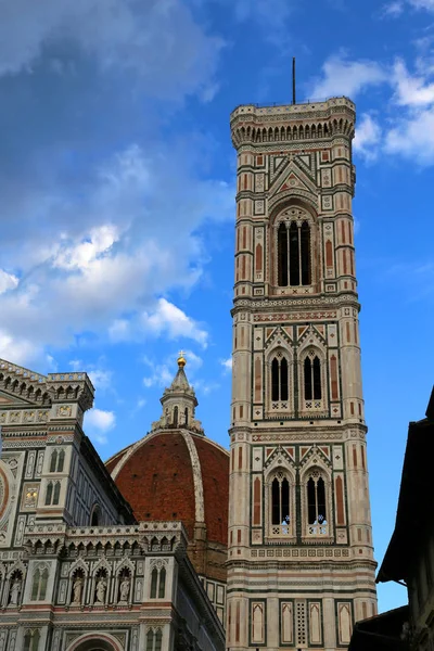 FLORENÇA torre sineira Itália por Giotto um artista italiano perto do C — Fotografia de Stock