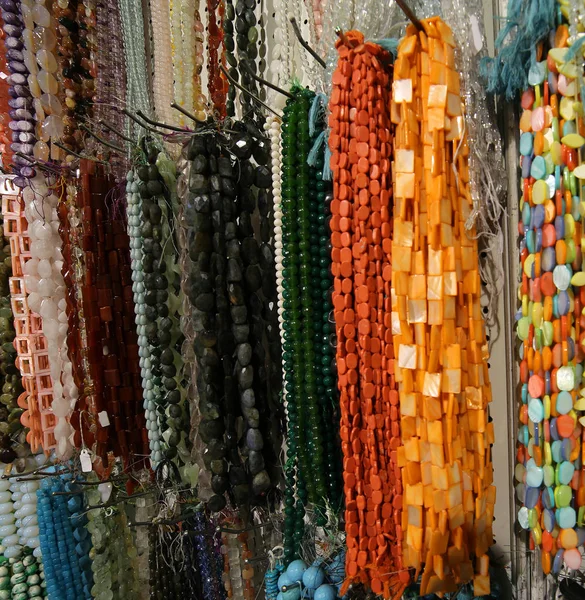 Halsband med pärlor på REA — Stockfoto