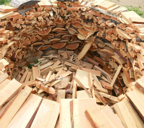 Haufen Brennholz — Stockfoto