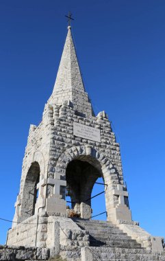 Tonezza del Cimone, VI, İtalya - 1 Kasım 2015: mezarda,