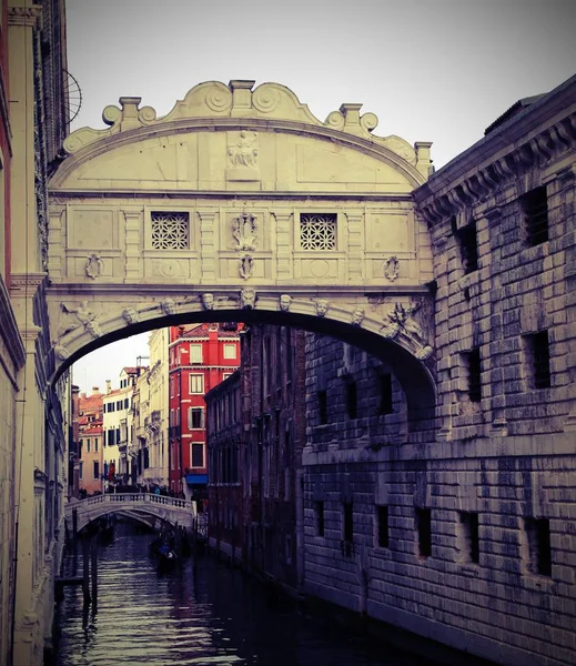 Most famous monument in Venice Italy is the Bridge of sighs — Stock Photo, Image