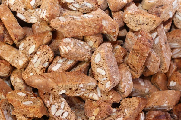 Toscaanse koekjes met amandelen genaamd cantucci — Stockfoto