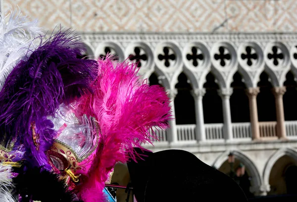 Mask for sale near the Doges Palace in Venice at carnival — Stock Photo, Image
