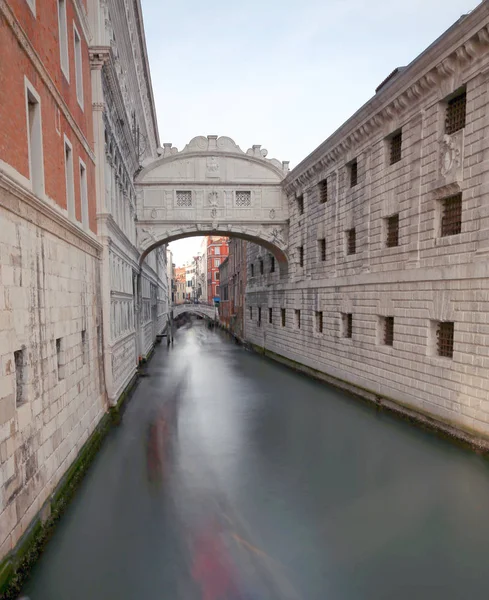 Bridge of sighs with technique of long exposure in Venice Italy — Stock Photo, Image