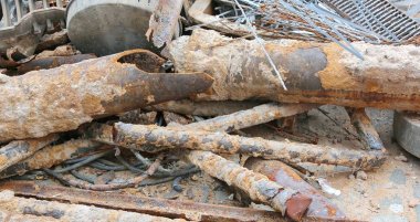 Fiber optik kaplama için bir şantiye paslı borular