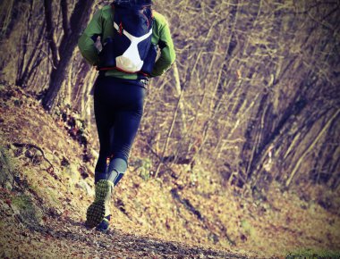 Arkadan atlet runner vintage etkisi ile eşofman ile