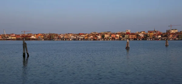 Hus och hotell i Sottomarina city nära Venedig i Italien — Stockfoto