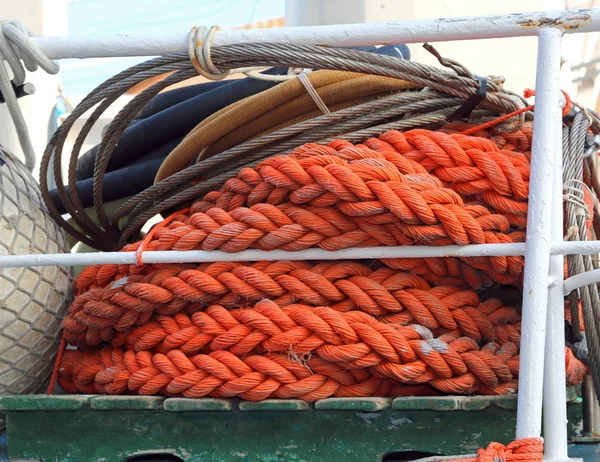 Detail van grote oranje touw — Stockfoto