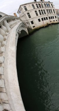 Rialto Köprüsü Venedik İtalya balıkgözü lens ile