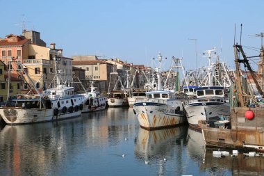 Chioggia, Ve, İtalya - 11 Şubat 2018: Büyük balıkçı tekneleri moo